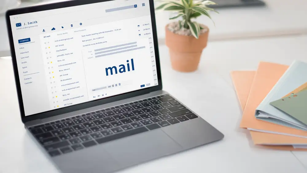 Caixa de entrada com email de campanha destacado